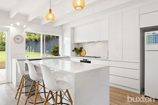 Exceptional 4 bedroom Family Living in a Prime Bayside Location - Photo 1