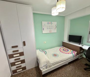 Piso de alquiler en Carrer de Montellano, San Ramón - Monte de Piedad - Foto 1