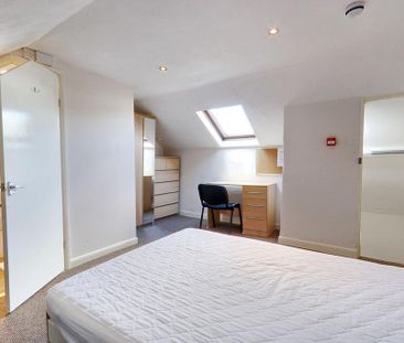 4 bedroom terraced house to rent - Photo 3