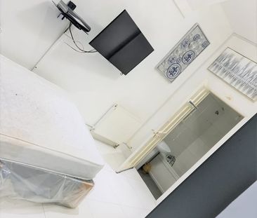 Room in a Shared House, Lansdowne Road, IG3 - Photo 3