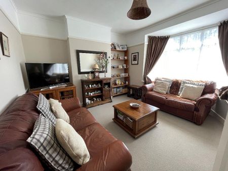 3 bedroom semi-detached house to rent - Photo 3