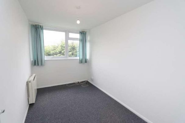 Long Green, Chigwell, IG7 - Photo 1