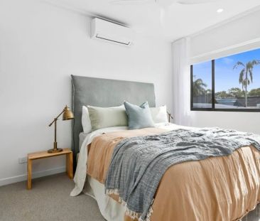 Stylish 2 Bedroom home with private court yard - Photo 4