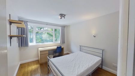 Friars Court - Photo 5