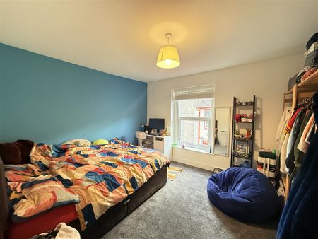 6 Albert Street - Photo 2