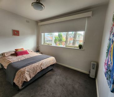 St Kilda East - Photo 6