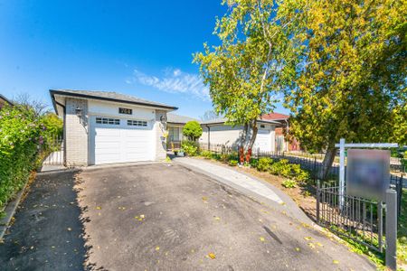 For Lease - 764 Eaglemount Crescent, Mississauga, Ontario - Photo 2