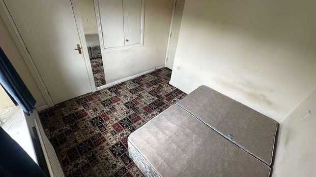 Spacious Room In Friendly Shared House &#; All Bills Included, LU4 - Photo 1