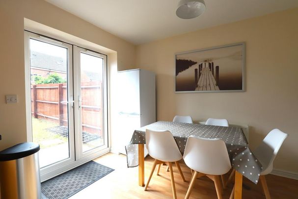 5 bedroom townhouse to rent - Photo 1