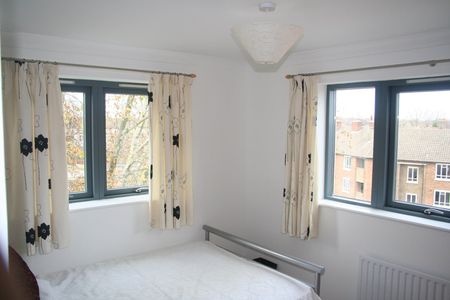 3 Bed Penthouse, Kenninghall Road, E5 - Photo 5