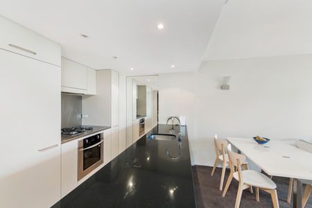 703/2A Elizabeth Bay Road, Elizabeth Bay NSW 2011 - Apartment For Rent | Domain - Photo 2