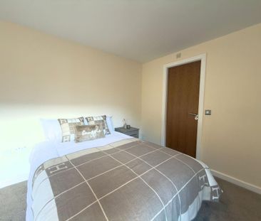 1 bedroom in a flat share to rent - Photo 3