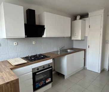 Location Appartement 3 pièces 68m² NARBONNE 11100 - Photo 3