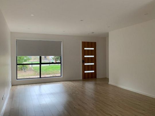 The perfect home in the heart of Craigieburn! - Photo 1