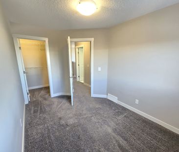 3806 202 Ave SE, Calgary - Photo 4