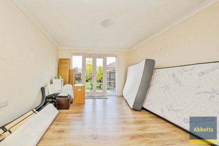 3, Castle Gardens, Ipswich - Photo 4