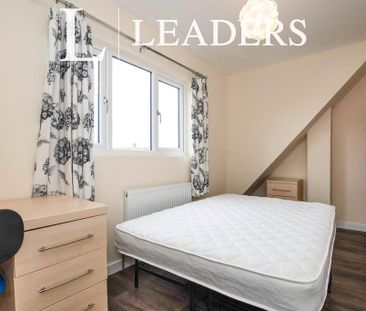 4 bedroom terraced house to rent - Photo 6