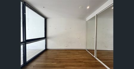 Stunning Two-Bedroom Apartment with Water Views and Spacious Balcony - Photo 3