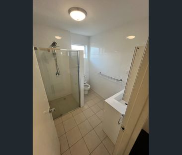 Tidy Unit In The Heart of Greenslopes - Photo 4