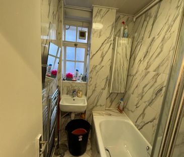 1 bedroom in a house share to rent - Photo 6