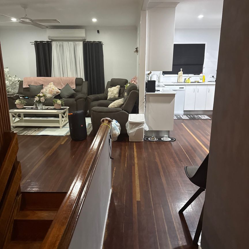 Andergrove - Photo 1