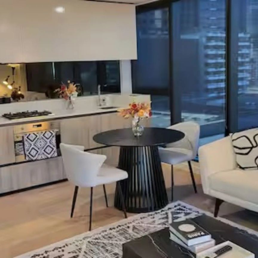 MODERN LIVING IN THE HEART OF SOUTHBANK - Photo 1