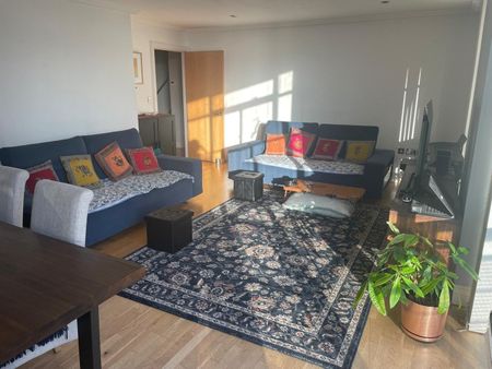 3 Bed Penthouse, Town Meadow, TW8 - Photo 3