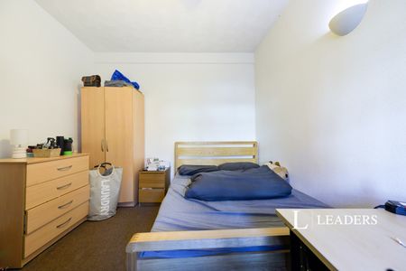 5 bedroom house to rent Orchard Road, Southsea, Hampshire, PO4 - Photo 2