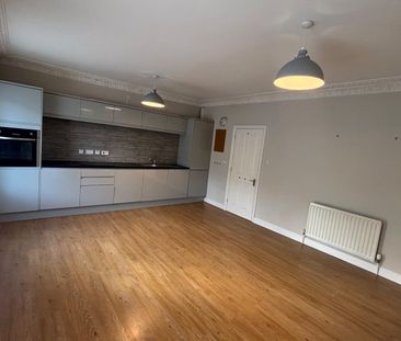 2 Bed Flat, Hotwell Road, BS8 - Photo 6