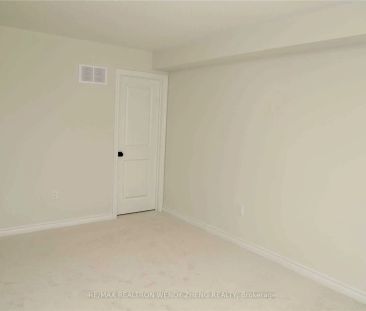 Property For Lease | W9046121 - Photo 4