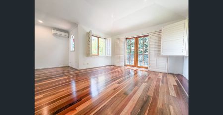 Front-Row Fireworks & Harbour Bridge Views - Photo 2