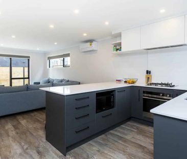 30 Doug Jensen Street, Wallaceville - Photo 2