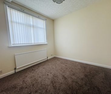 Thorncroft Road, Bradford - Photo 2