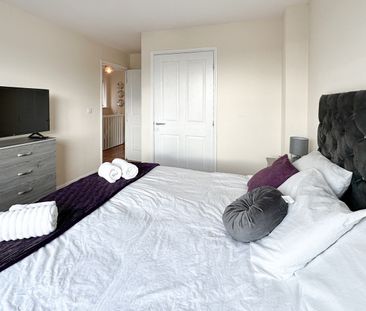 Room in a Shared House, Ashton Old Road, M11 - Photo 3
