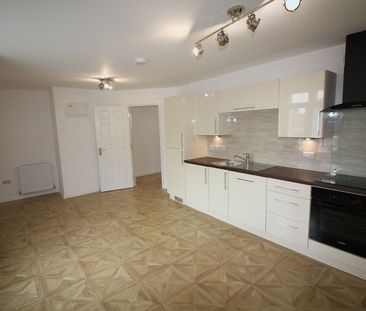 Lincoln Road, Peterborough - Photo 1