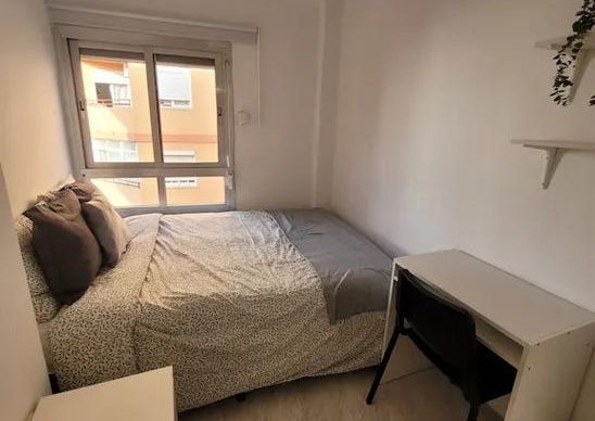 Carrer de Sant Lluís Bertran, Torrent, Valencian Community 46900