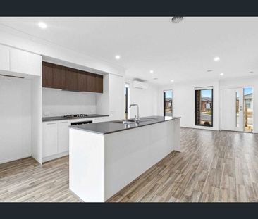 Situated in the Warralily Estate, this townhouse is the perfect opp... - Photo 3