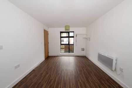 1 bedroom flat to rent - Photo 2