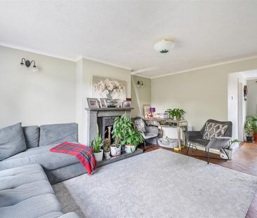 To Let 2 Bed Maisonette - Upper - Photo 6