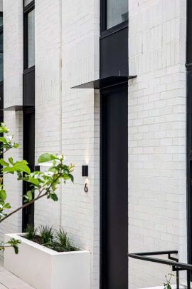 “Fully Furnished Modern Townhouse in Vibrant St Kilda” - Photo 1