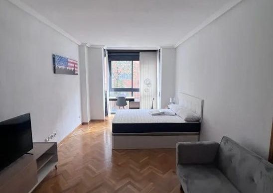 Calle Ladera de los Almendros, Madrid, Community of Madrid 28032