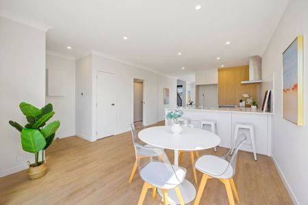 Modern, Sleek & Perfectly Positioned - Photo 5