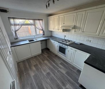 3 bedroom terraced house to rent - Photo 5
