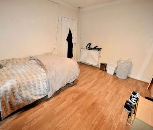3 bedroom House in Brudenell Road, Leeds - Photo 3