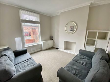 2 bedroom end of terrace house to rent - Photo 5