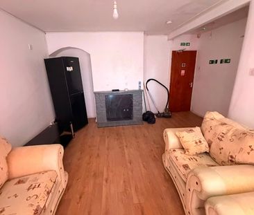 Room in a Shared House, Brookhill Road, B8 - Photo 1