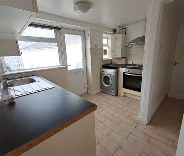 1 bedroom semi-detached house to rent - Photo 5