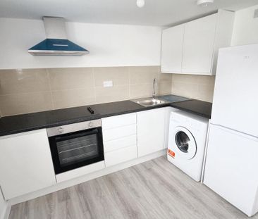 2 bedroom flat to rent - Photo 3