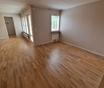 Rödklövervägen, Hässelby - Photo 5