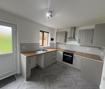 2 bedroom terraced house to rent - Photo 3